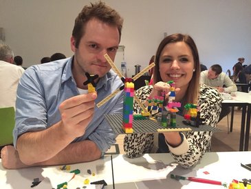 140 collega’s bouwen hun verhaal met LEGO® SERIOUS PLAY®